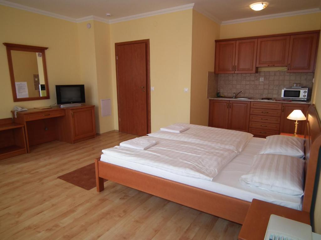 Hotel Jarja Hajdúszoboszló Oda fotoğraf