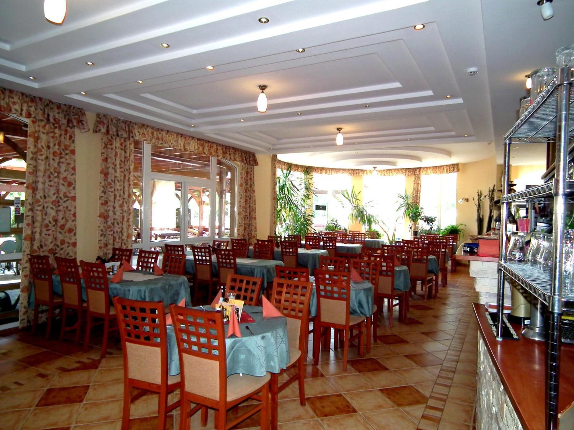 Hotel Jarja Hajdúszoboszló Dış mekan fotoğraf