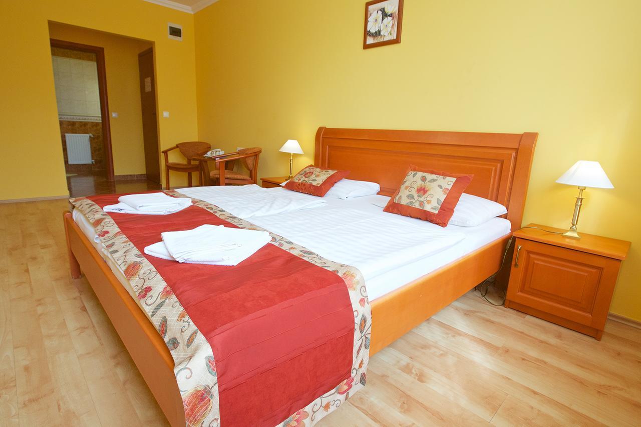 Hotel Jarja Hajdúszoboszló Dış mekan fotoğraf