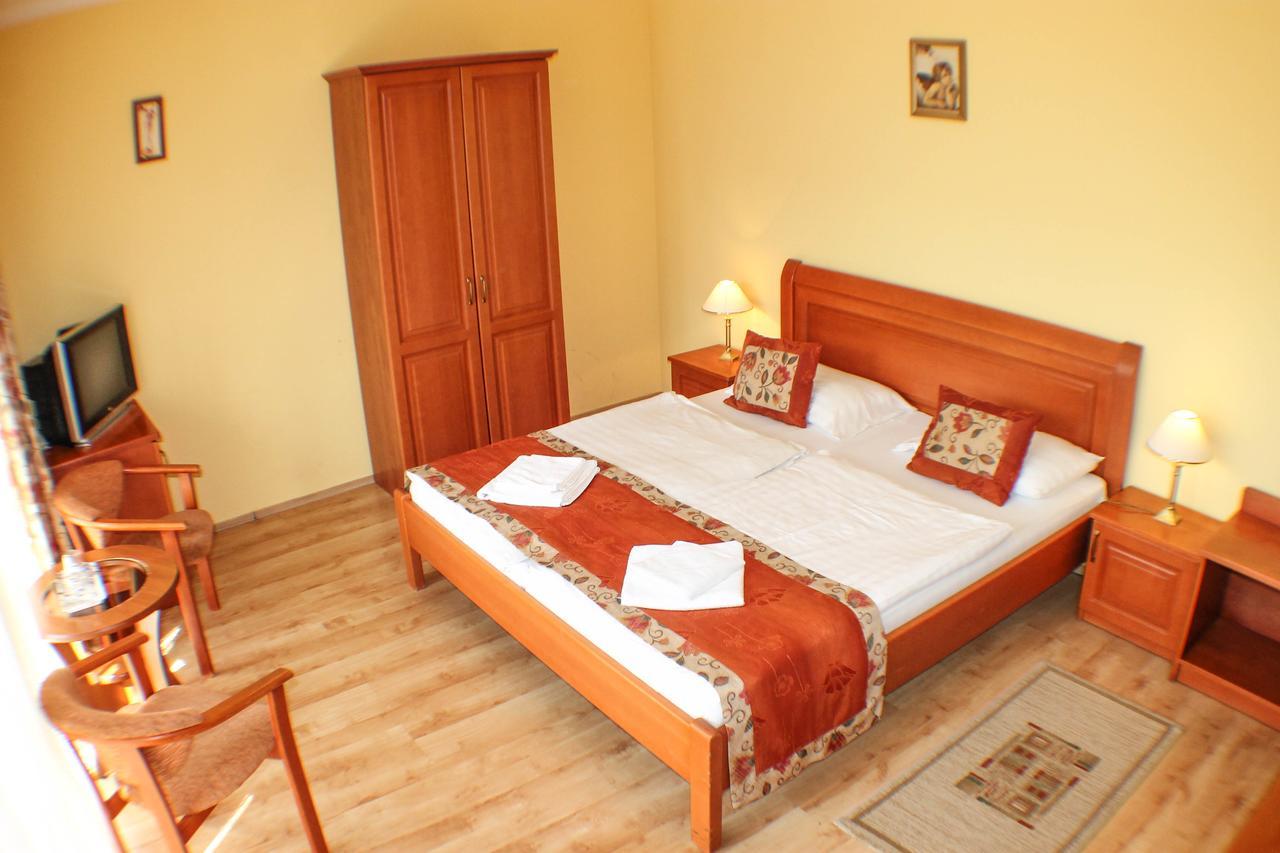 Hotel Jarja Hajdúszoboszló Dış mekan fotoğraf