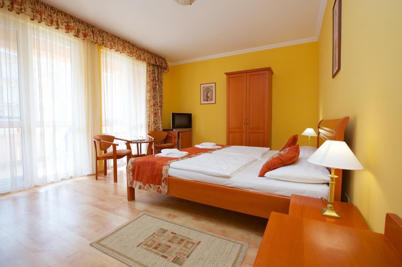 Hotel Jarja Hajdúszoboszló Dış mekan fotoğraf