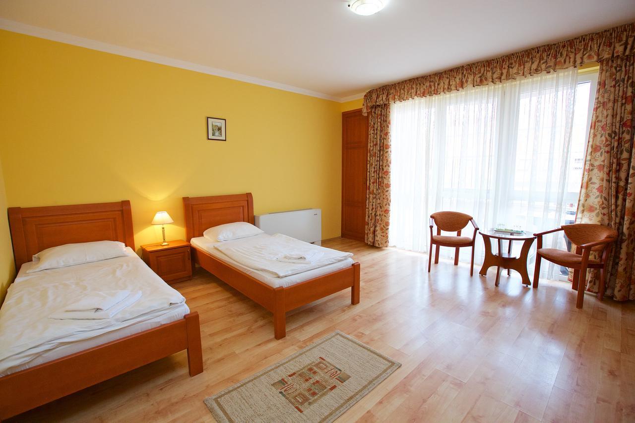 Hotel Jarja Hajdúszoboszló Dış mekan fotoğraf