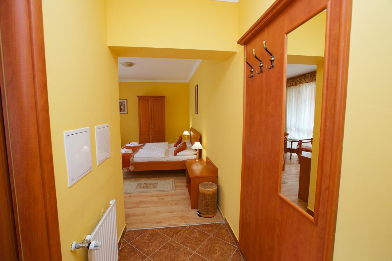 Hotel Jarja Hajdúszoboszló Dış mekan fotoğraf