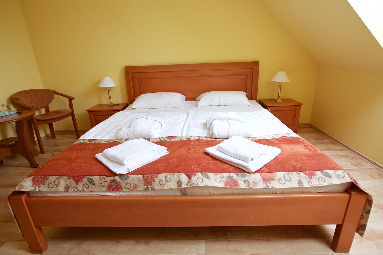 Hotel Jarja Hajdúszoboszló Dış mekan fotoğraf