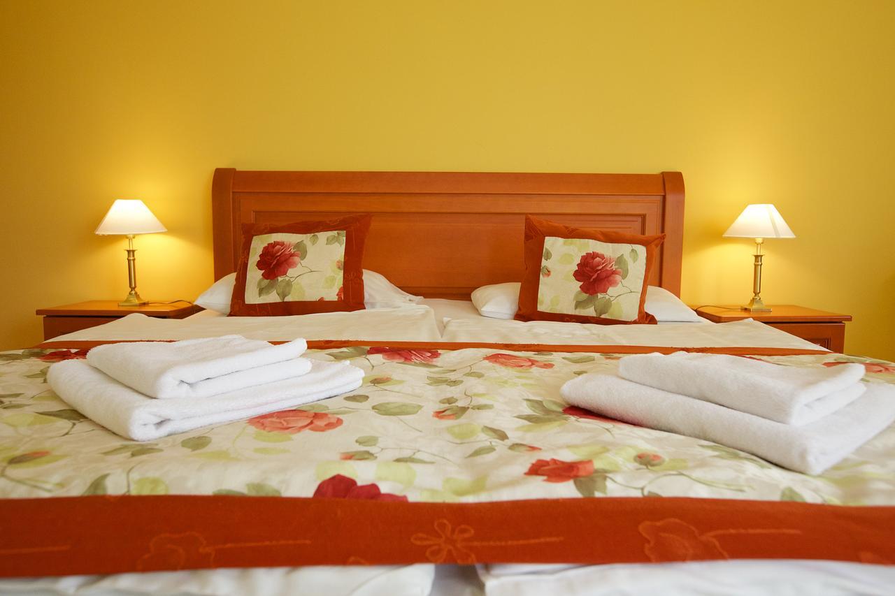 Hotel Jarja Hajdúszoboszló Dış mekan fotoğraf