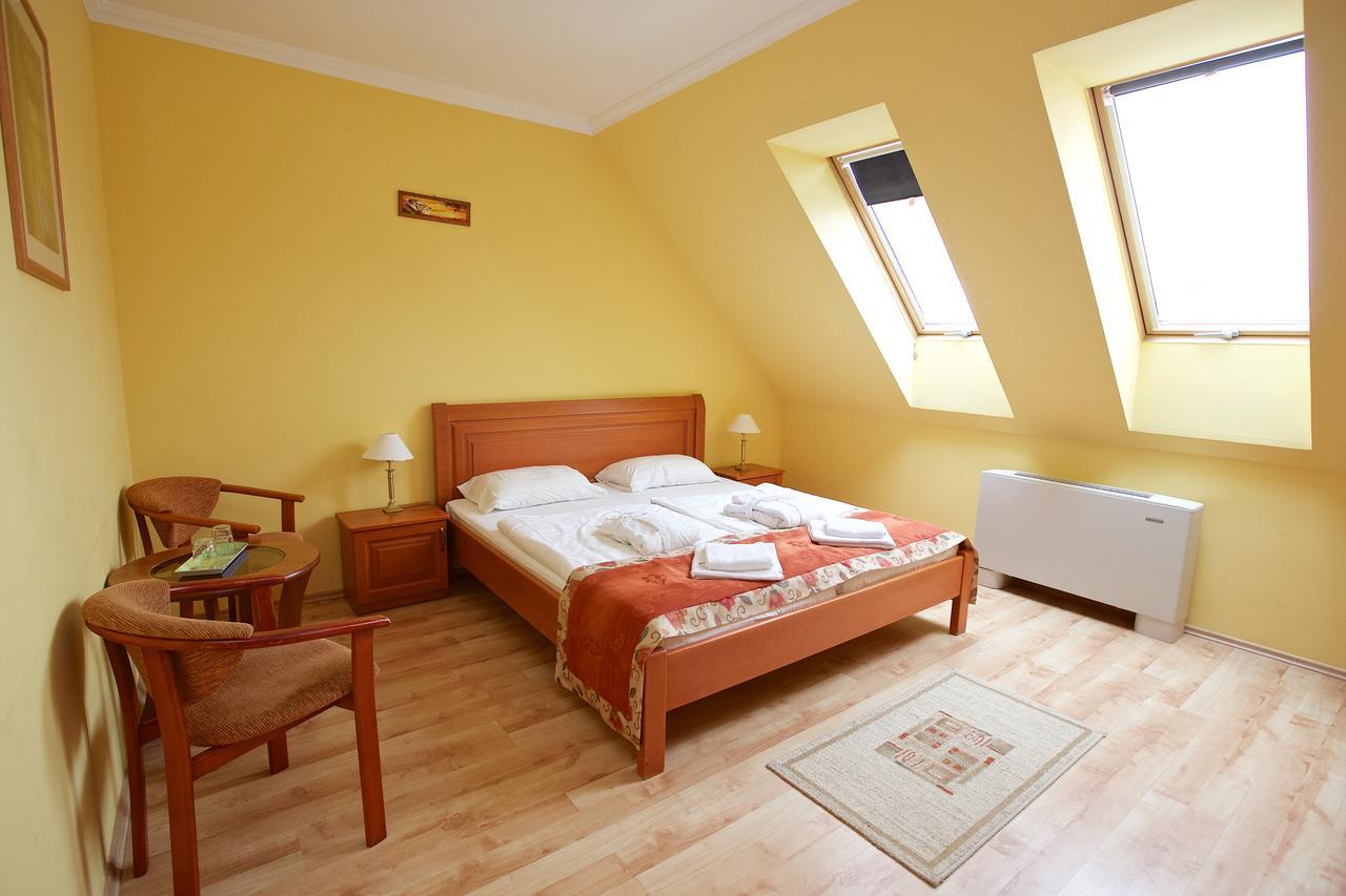 Hotel Jarja Hajdúszoboszló Dış mekan fotoğraf